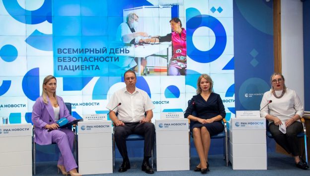 X:\Отдел ОМС\Мероприятия\Тематические мероприятия\2024\17.09 Всемирный день безопасности пациентаУлучшение диагностики\Пресс-конференция Каялова\ФОТО пресс-конф сайт.jpg